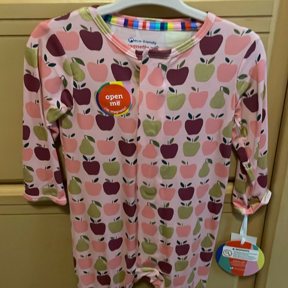Magnetic Me Appleton NWT footie 6-9 months